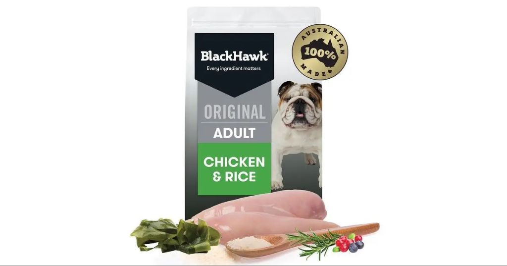 an image of chicken and vegetable ingredients used in black hawk dog food