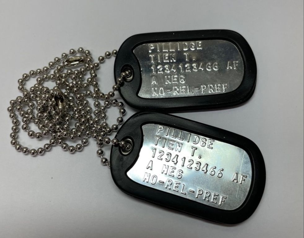 dog tags engraved with air force branch markings