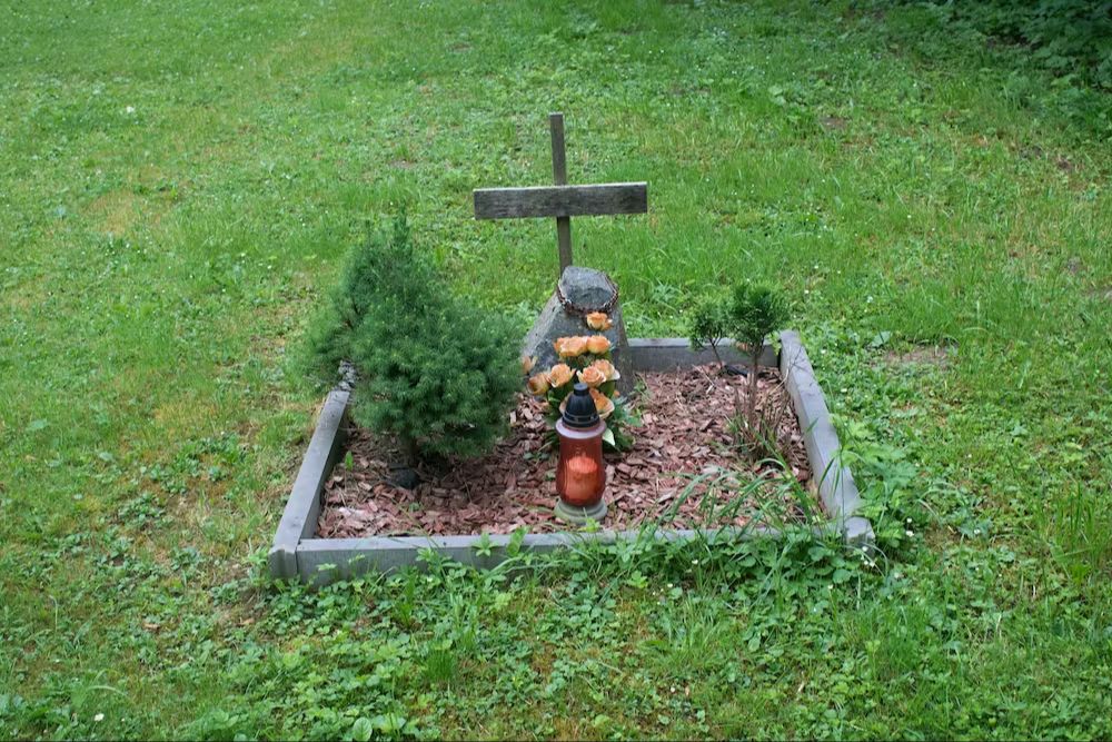 health risks of backyard pet burial