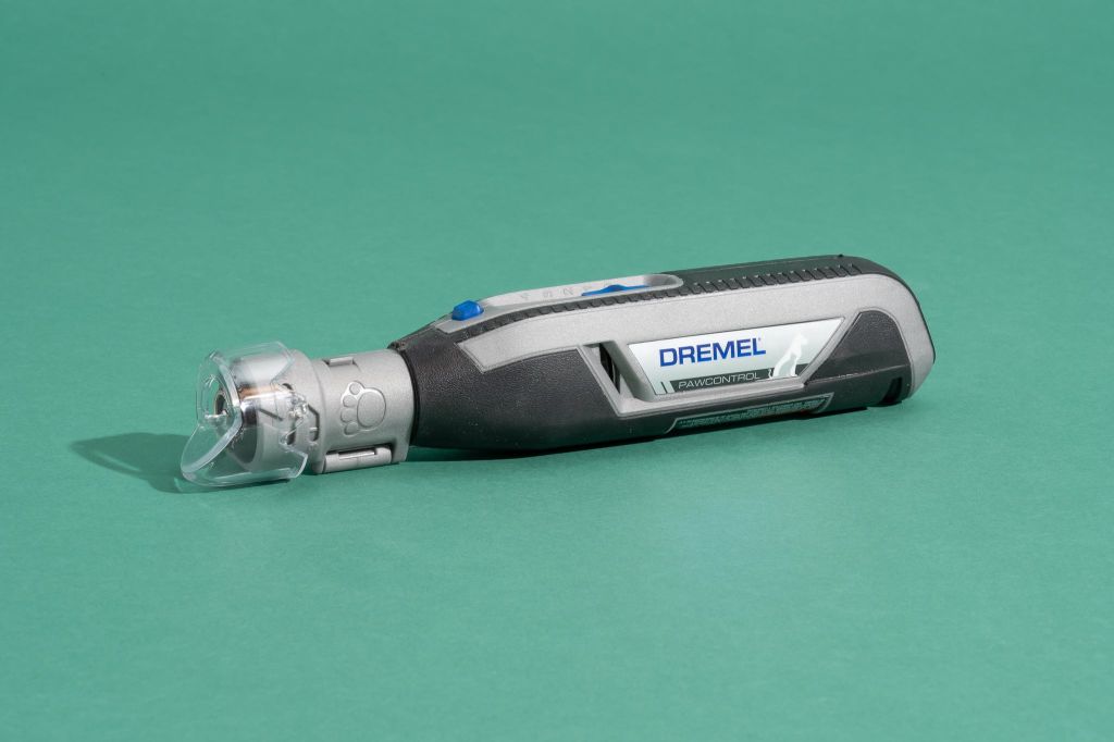 the dremel 8220 cordless nail grinder.