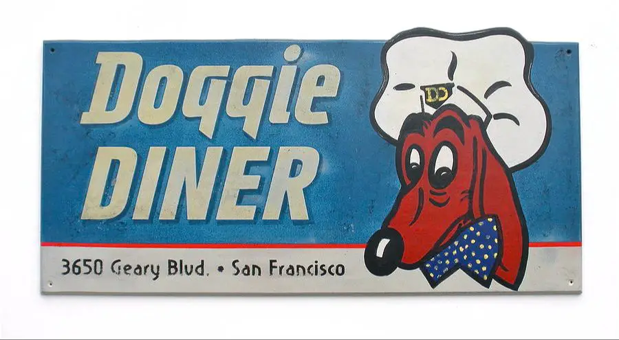 the iconic doggie diner sign